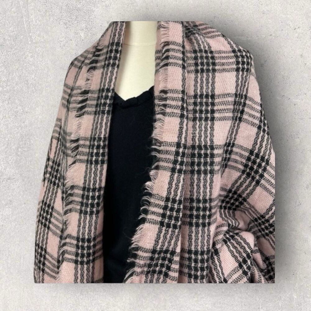 Old Navy Acrylic Scarf